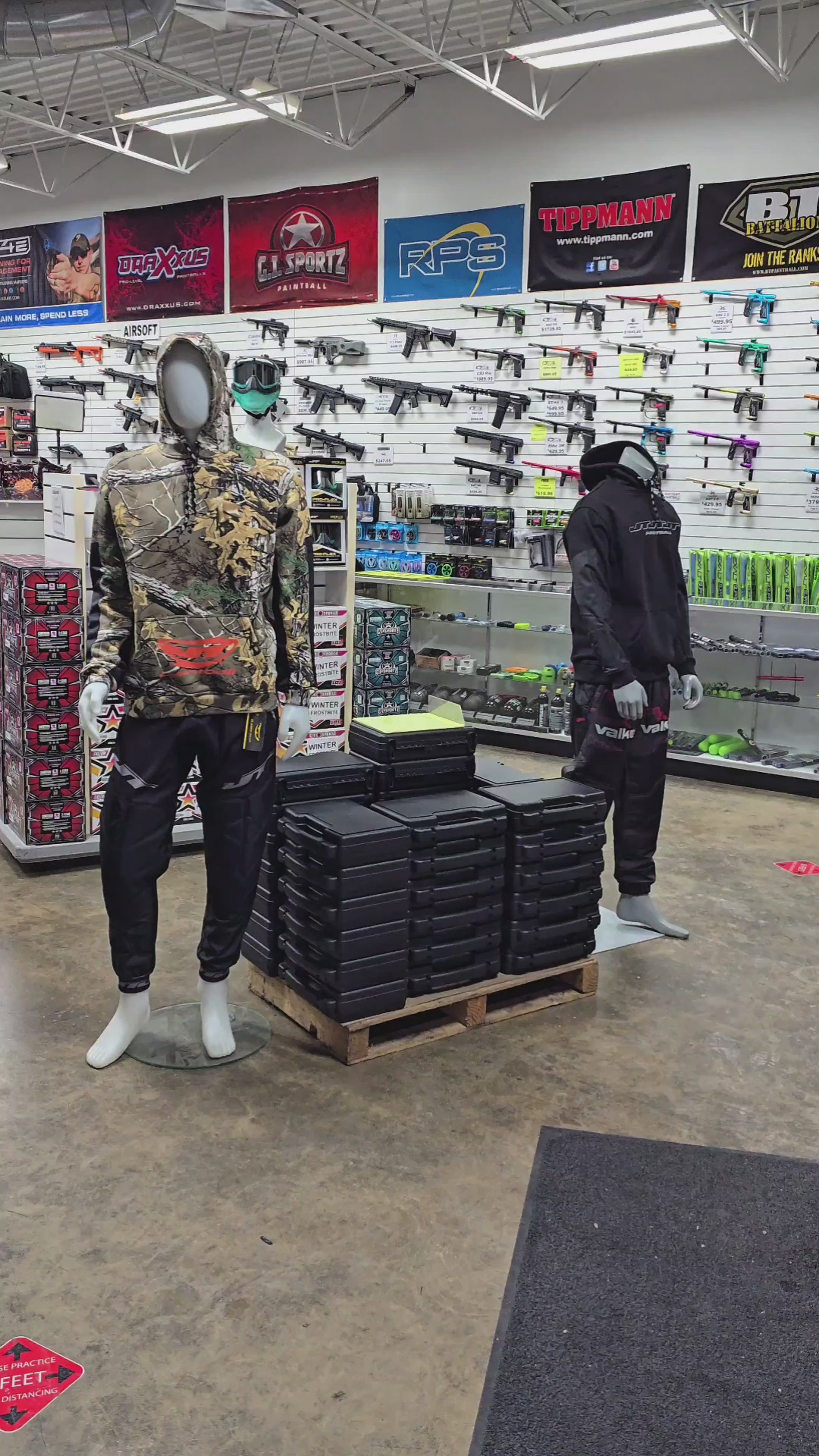 Video of the JT Grind Playing Hoodie in Camo and Black